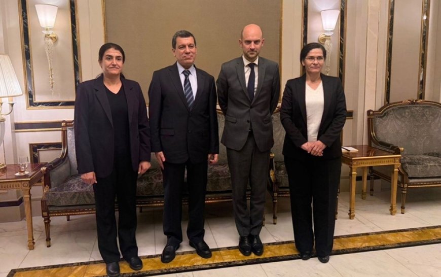 Mazlum Abdi başkanlığındaki Rojava heyeti, Fransa Dışişleri Bakanı Barrot ile görüştü