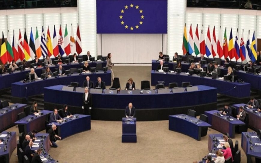 Avrupa Parlamentosu’nda Rojava oturumu: 'Takım elbiseli cihatçılık daha az ölümcül değil'