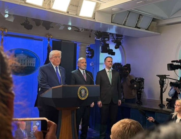 Trump'tan İran'a sert mesaj, Suriye'ye övgü