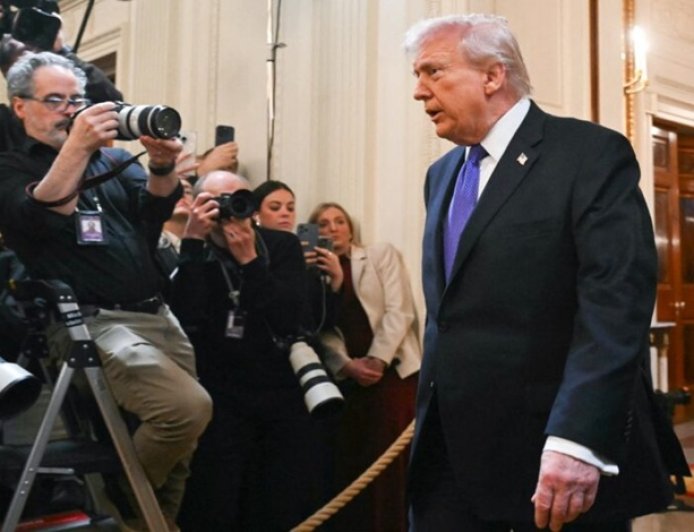 WSJ: Trump, İran rejimini devirmek isteyen silahlı grupları desteklemeye hazır