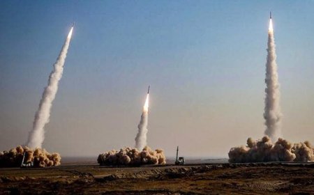 İran Devrim Muhafızları yeni bir füze saldırısı başlattığını duyurdu