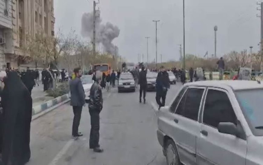 İran’da cenaze töreni sırasında güvenlik noktası vuruldu