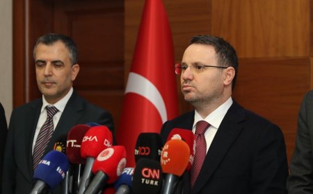 Gürlek: Sosyal medyaya giriş kimlikle olacak, anonimlik bitiyor