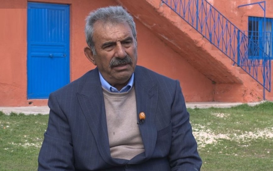 Mehmet Öcalan: DEM’li siyasetçiler sadece üç kelime Kürtçe selam verip ardından başka dile geçiyorlar