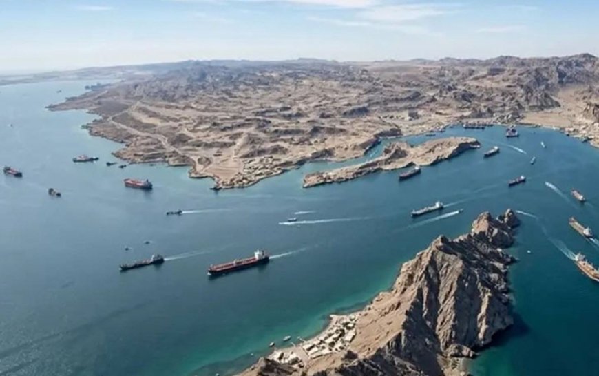 İran, Hürmüz Boğazı'nı tüm gemilere kapattı: Yaklaşan vurulacak