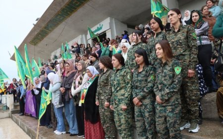 Kamışlo'da kadın örgütleri YPJ’nin Suriye ordusuna dahil edilmesi için eylem yaptı