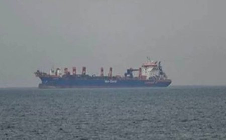 İran medyası: İran'a ait ham petrol tankeri 'HUGE' ABD ablukasını kırdı