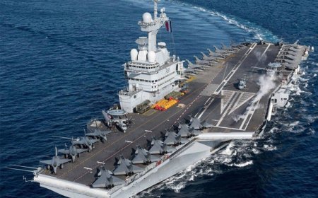 Fransa, Hürmüz Boğazı için Charles de Gaulle uçak gemisini harekete geçirdi