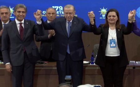 CHP’li iki belediye başkanı resmi olarak AK Parti’ye katıldı.