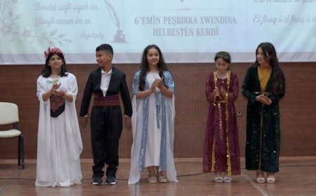Kızıltepe’de Kürtçe şiir yarışması: 11 yaşındaki Delal birinci oldu
