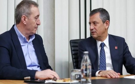 Bakırhan ile Özel, TBMM'de bir araya geldi