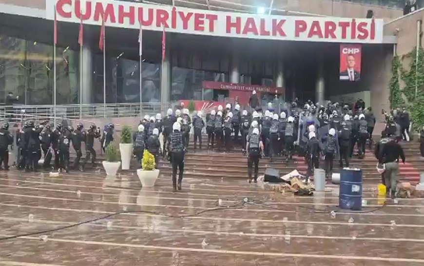 CHP Genel Merkezi'ne polis baskınında neler yaşandı?