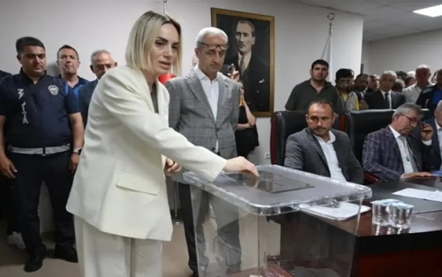 CHP'li Akçakoca Belediyesi AK Parti'ye geçti