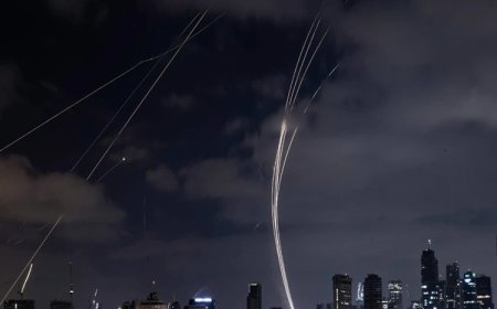 İran, İsrail'e yaklaşık 10 balistik füze fırlattı
