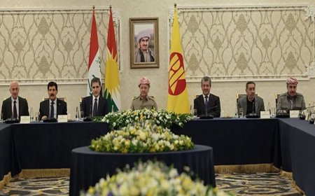 KDP Merkez Komitesi Başkan Barzani başkanlığında: Anayasanın uygulanması için yeni hükümete çağrı