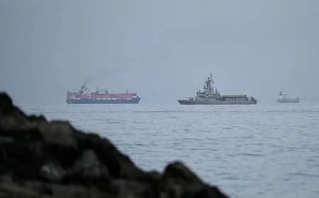 Hürmüz Boğazı yakınlarında kargo gemisi hedef alındı