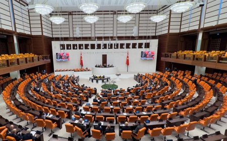 TBMM'de sandalye dağılımı değişti: CHP 136’ya düştü, AK Parti 277 vekile ulaştı