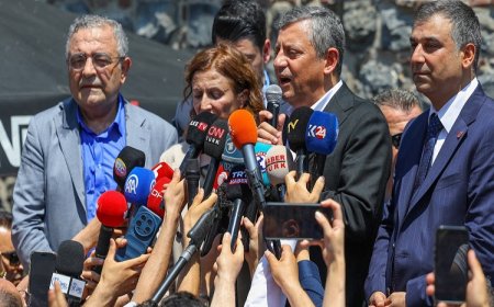 Özgür Özel Diyarbakır'da: Demirtaş’ın selamı bütün Kürtler adına başımızın gözümüzün üstündedir