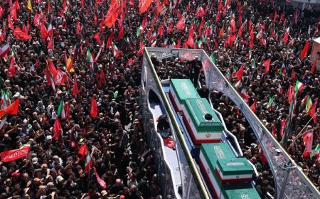 Hamaney’in cenaze törenleri sürüyor: Naaş yarın Necef’e götürülüyor