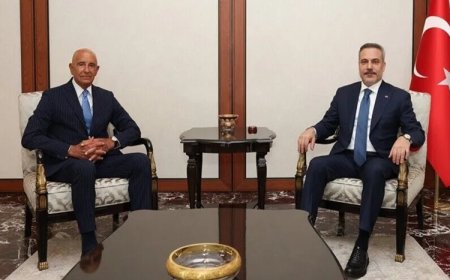 Hakan Fidan Tom Barrack ile görüştü