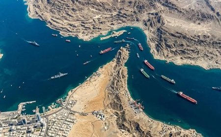 İran, Hürmüz Boğazı'nda Tayland bayraklı gemiyi hedef aldı