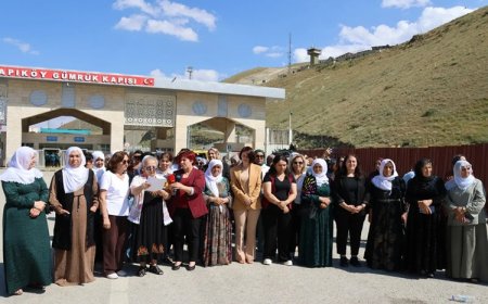 Van'da İran protestosu: Kürt Kadınlar Birliği Platformu'ndan birlik çağrısı