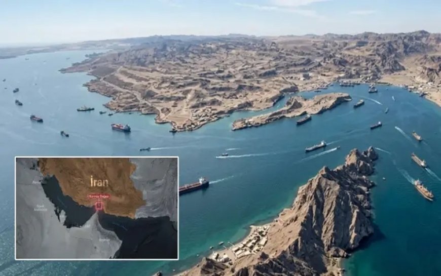 ABD ordusu Hürmüz Boğazı'ndaki Lark Adası'nı vurdu