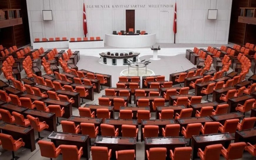CHP'deki ayrılık TBMM'de sandalye dağılımını değiştirdi