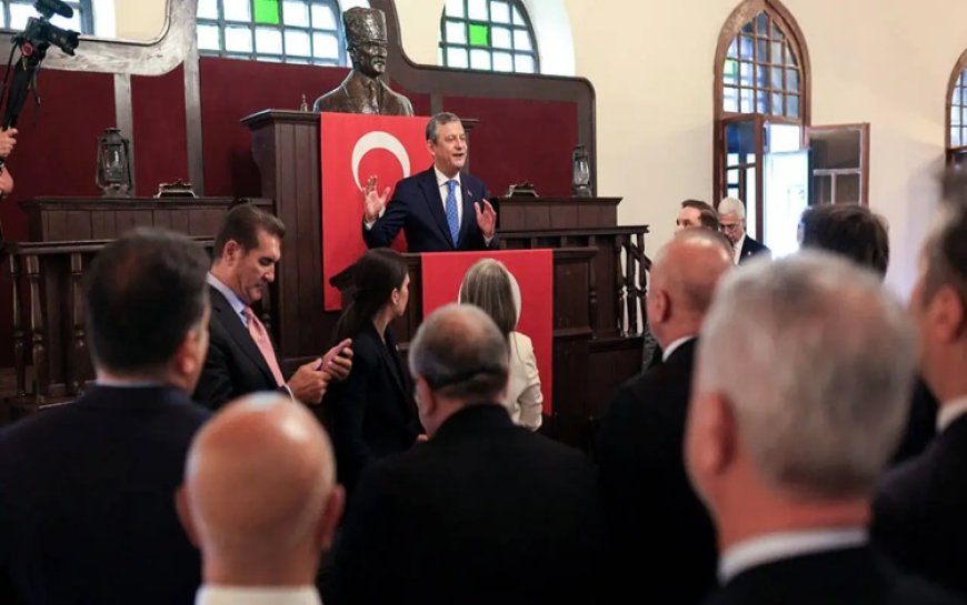 Özgür Özel, YENİ Parti'nin genel başkanı seçildi