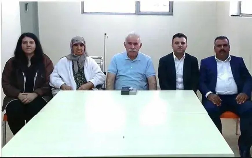 Öcalan’ın ailesi ile çektirdiği fotoğrafı paylaşıldı