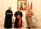 Başkan Barzani’ye Papa’nın Yüksek Onur Nişanı verildi