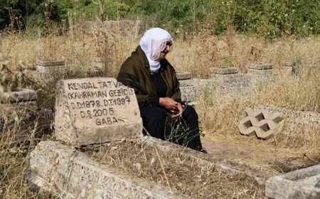 21 yıldır aradığı oğlunun mezarını televizyon görüntülerinden buldu